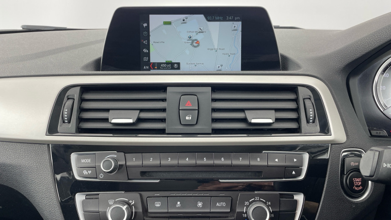 BMW 1 Series 118i [1.5] SE 5dr [Nav] Petrol Hatchback